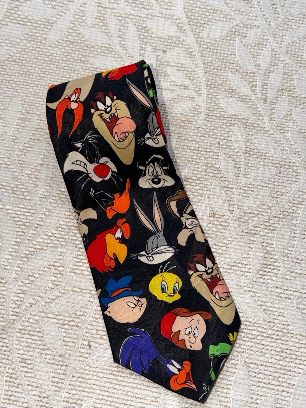 90s Vintage Looney Tunes Characters Tie 1997 Warner Bros. Studios Exquisite Tie